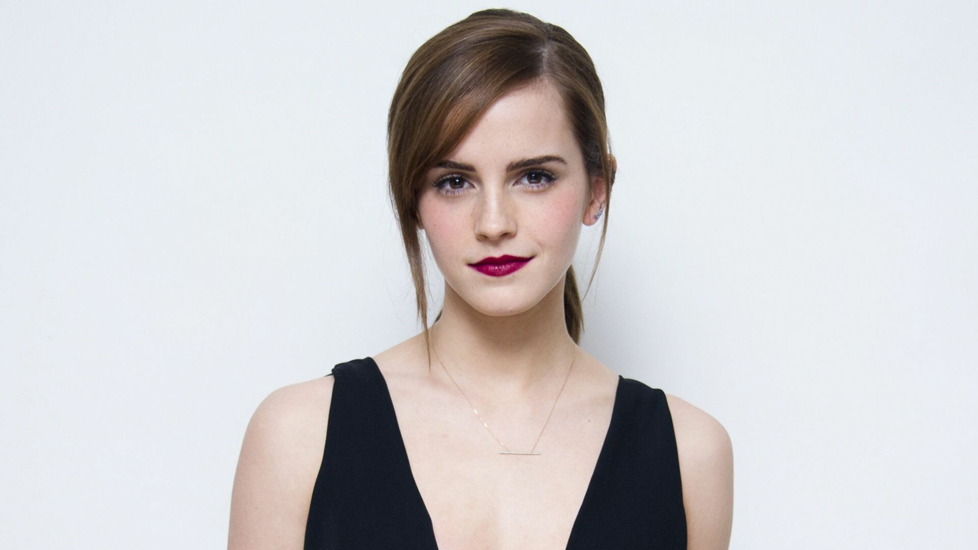 Celebrity Emma Watson HD Wallpaper